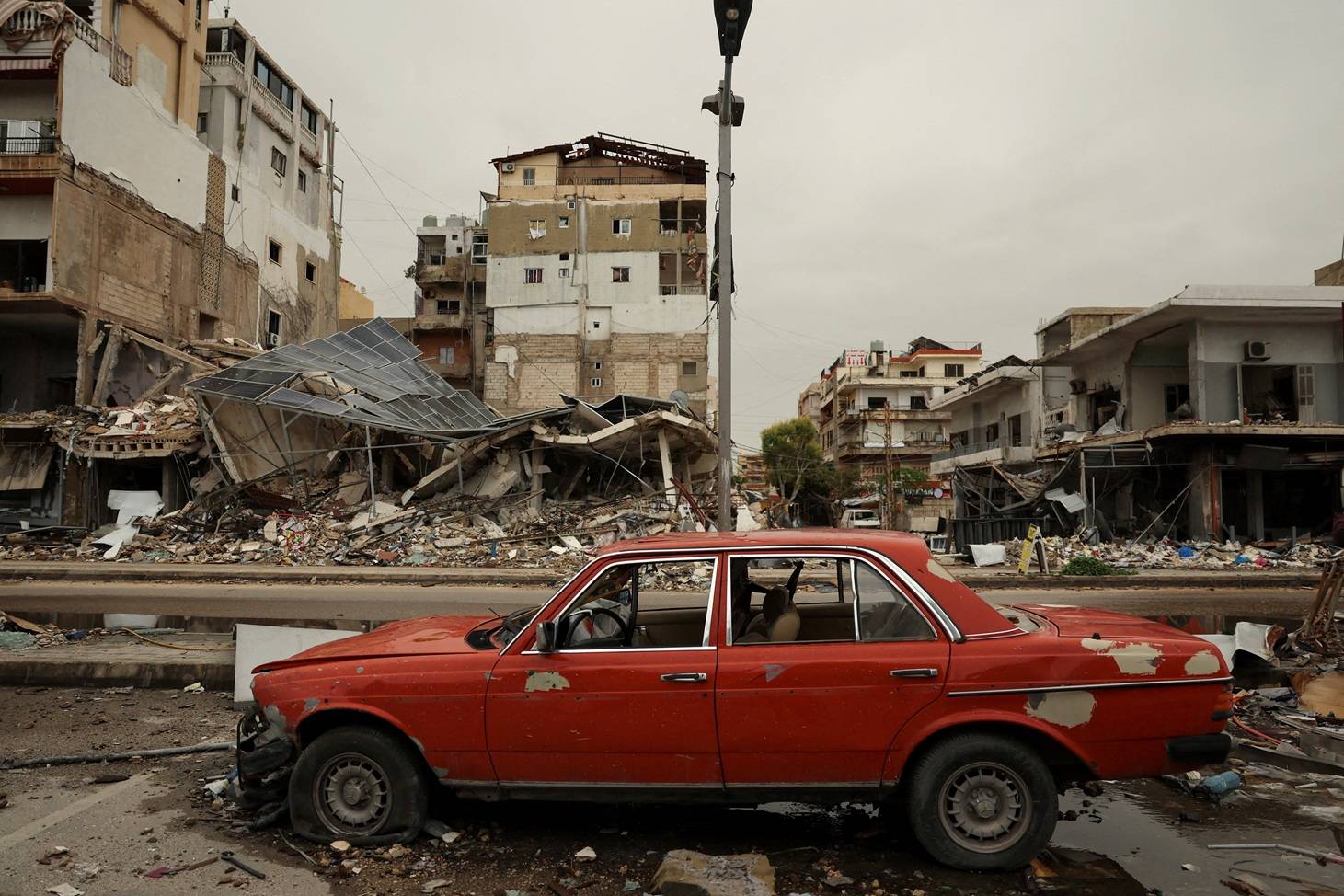 2 de abril de 2026 - Destruição causada por ataque israelense à cidade de Tyre, no Líbano. Foto: REUTERS/Yara Nardi     TPX IMAGES OF THE DAY