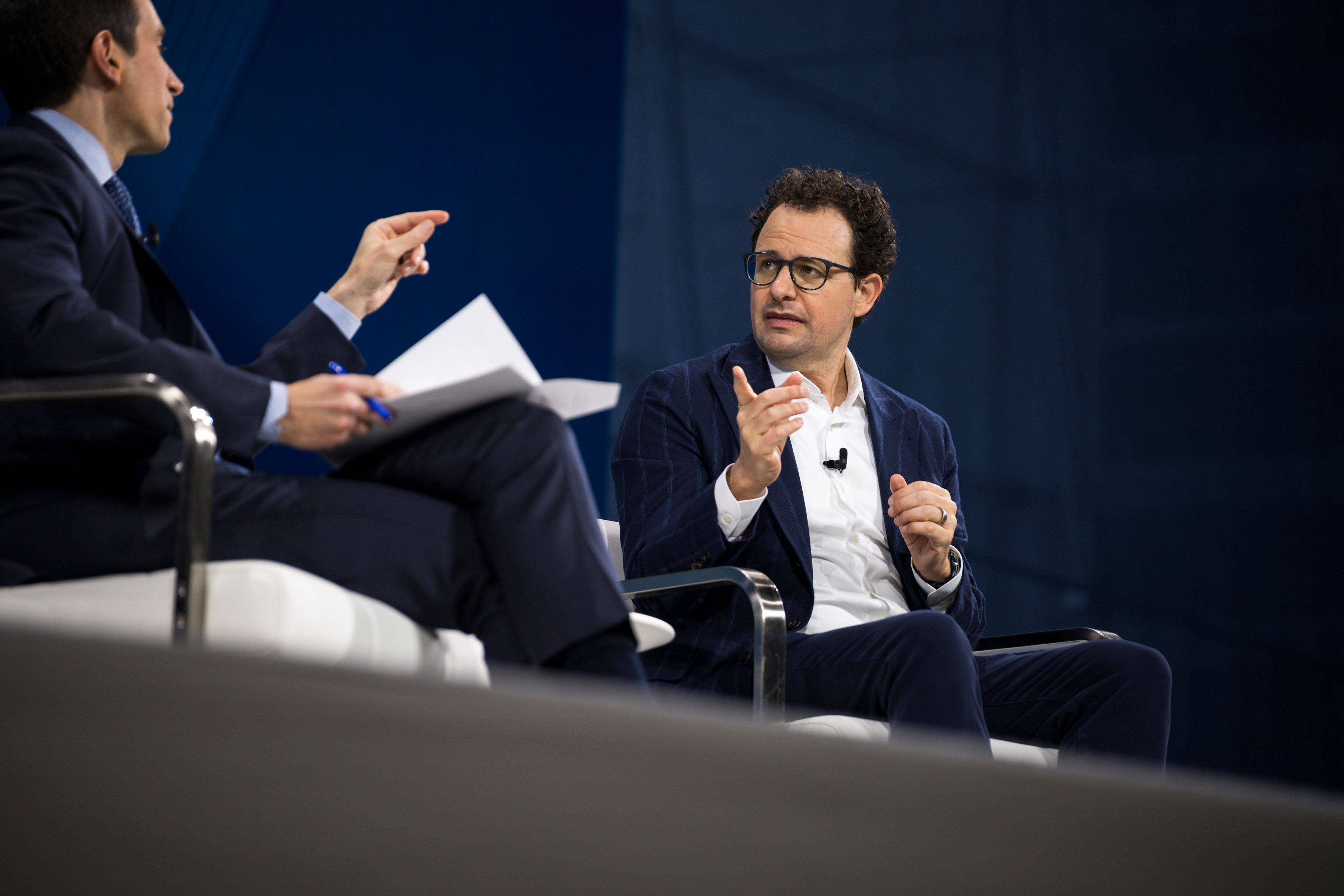 O CEO da Anthropic, Dario Amodei (à direita), em imagem de arquivo (Foto: Karsten Moran/The New York Times)
