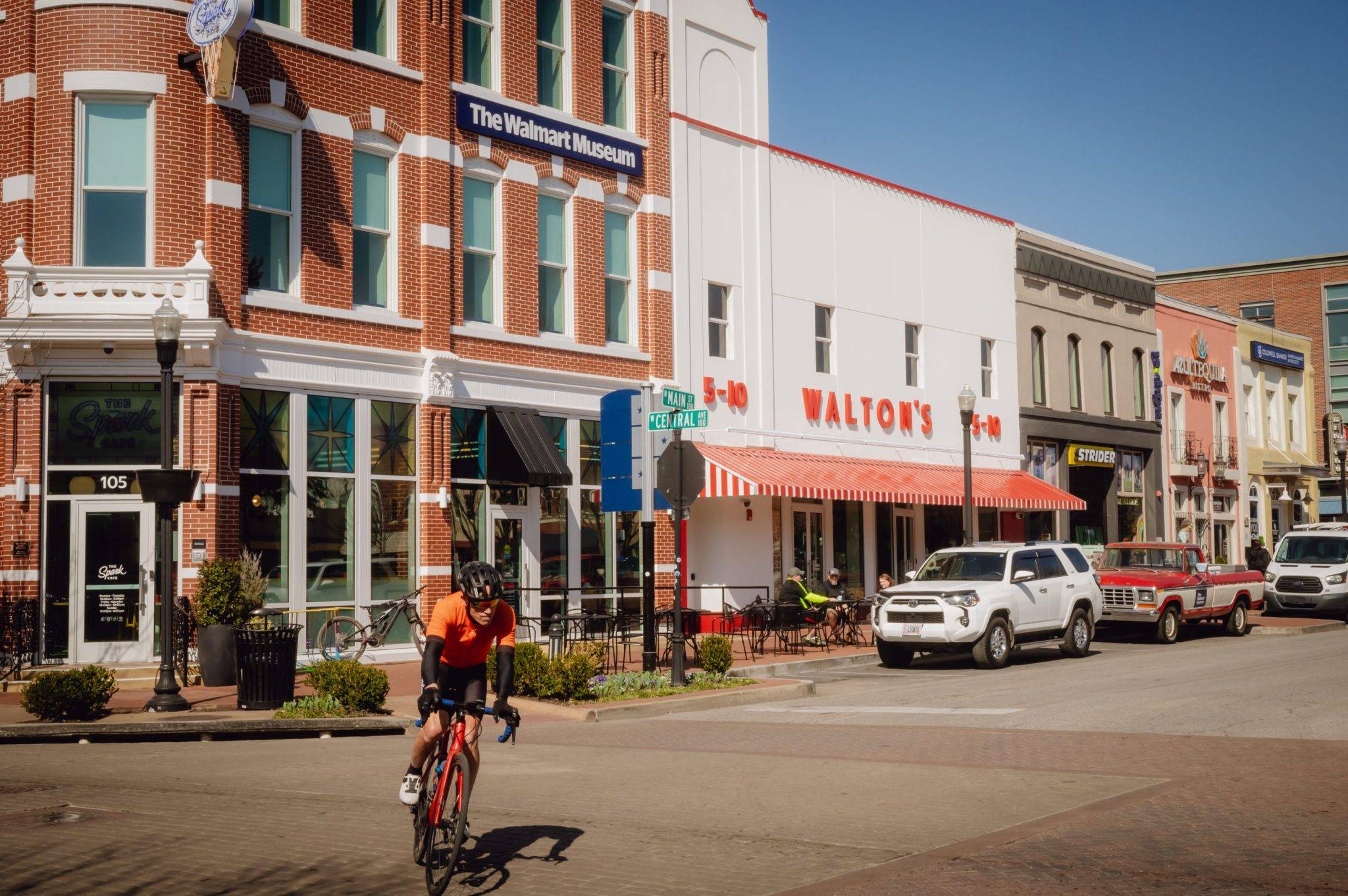 Loja que deu início ao império do Walmart é um museu na pequena cidade americana de Bentonville, Arkansas (Foto: Desiree Rios/Fortune)