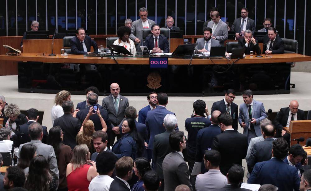 Deputados votam PEC pelo fim da escala 6x1 na Câmara. Foto: Agência Câmara