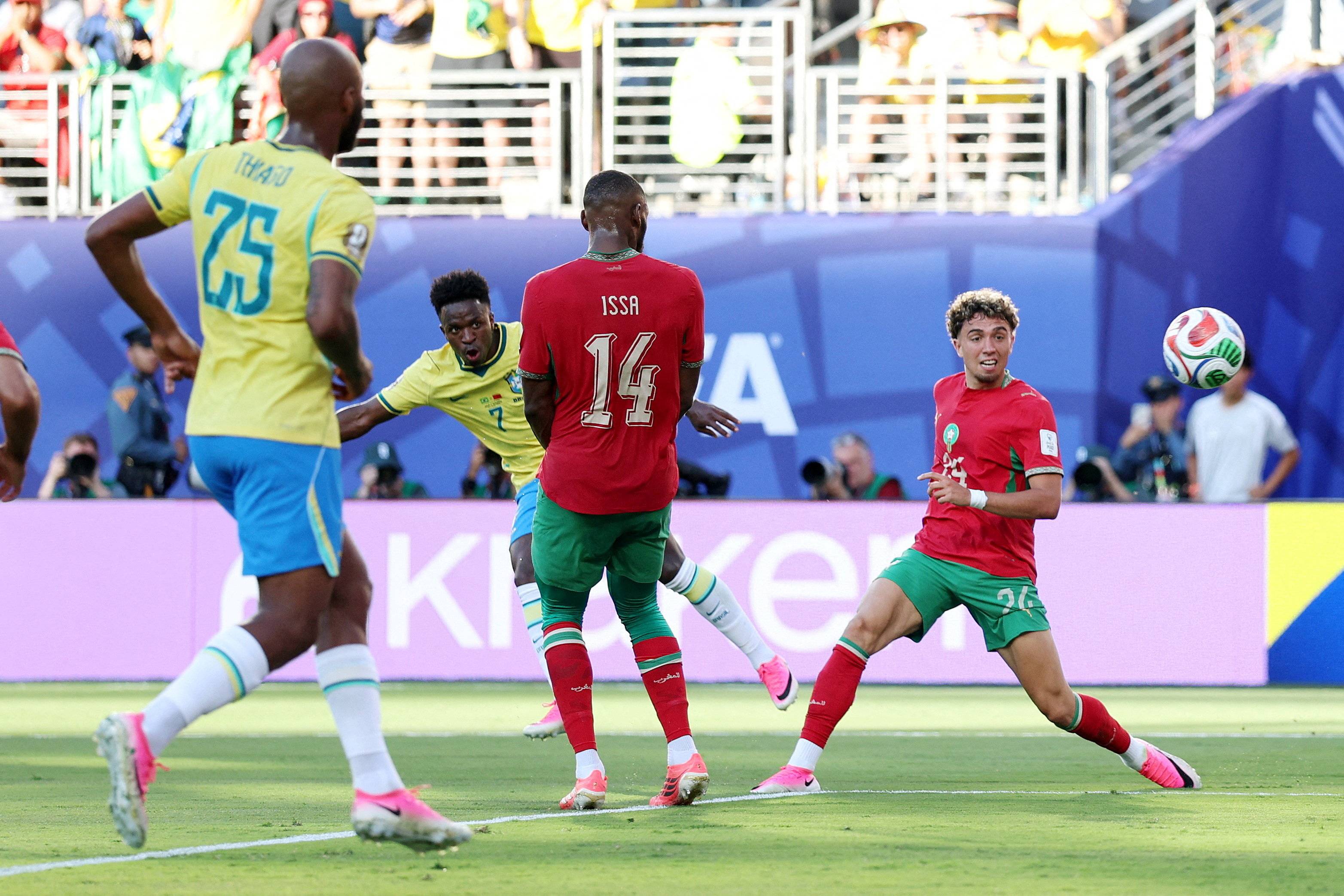 Futebol - Copa do Mundo da FIFA 2026 - Grupo C - Brasil x Marrocos - Estádio de Nova York/Nova Jersey, East Rutherford, Nova Jersey, EUA - 13 de junho de 2026. O brasileiro Vinicius Junior comemora após marcar o primeiro gol da seleção brasileira. Foto: REUTERS/John Sibley.