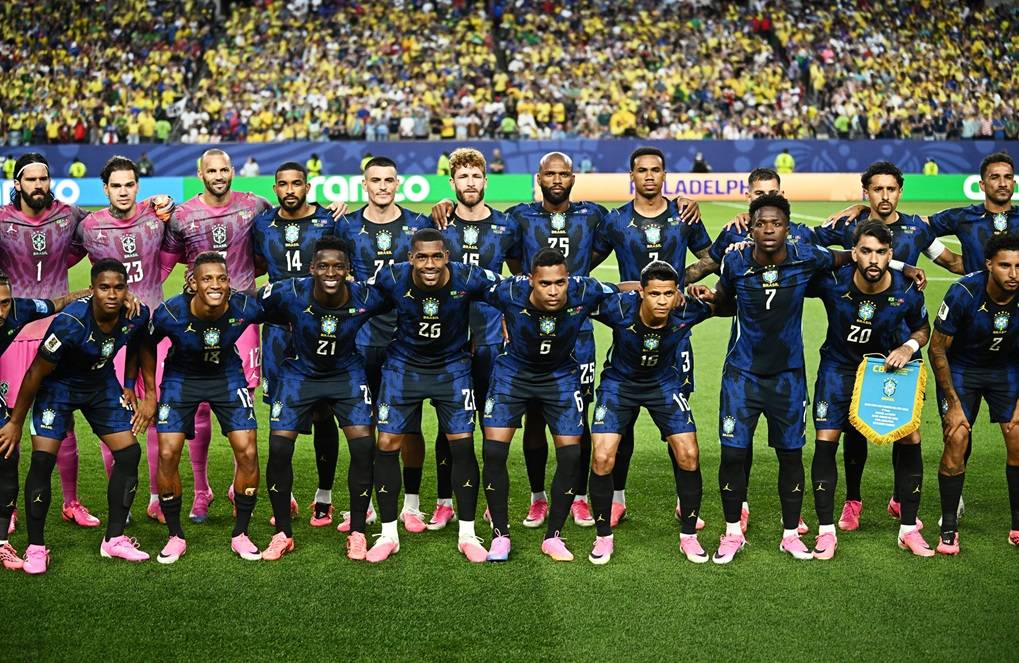 19 de junho de 2026 - Foto do time do Brasil antes do jogo contra o Haiti na Copa de 2026. Foto: REUTERS/Dylan Martinez