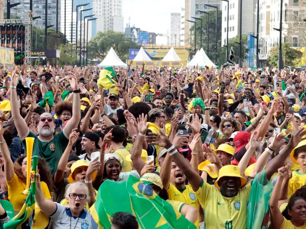 29 de junho de 2026 - Torcedores assistem jogo entre Brasil e Japão na Fan Fest da Copa do Mundo de Futebol 2026. Foto: Paulo Pinto/Agencia Brasil