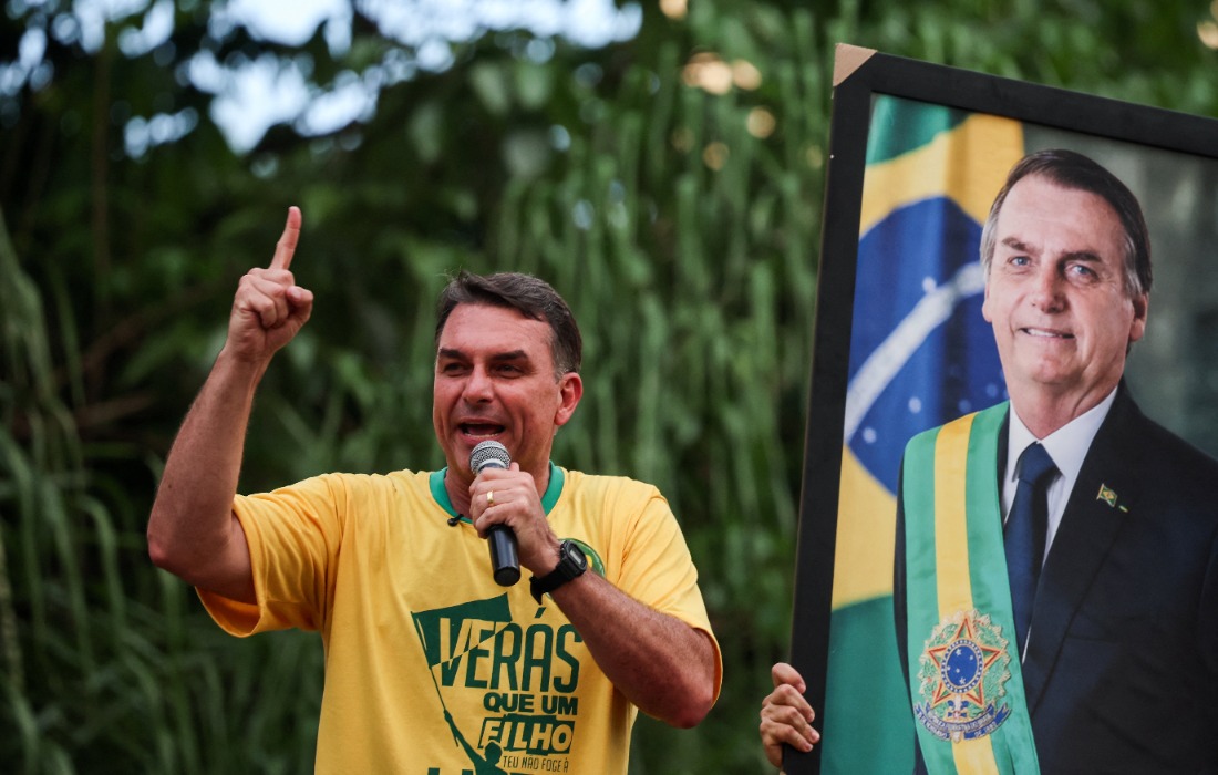 Flávio supera votação de Jair Bolsonaro em 2018 e 2022 no primeiro turno