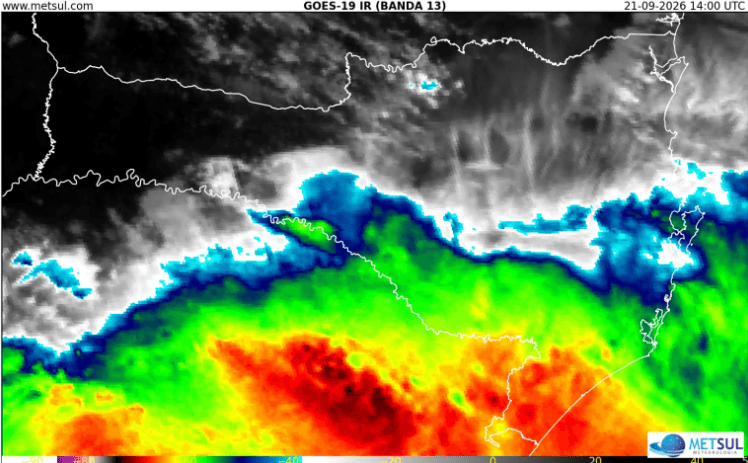Imagem de satélite mostra nuvens de tempestade sobre o Planalto Sul Catarinense no período do acidente com o cantor Rick. Fonte: MetSul Meteorologia